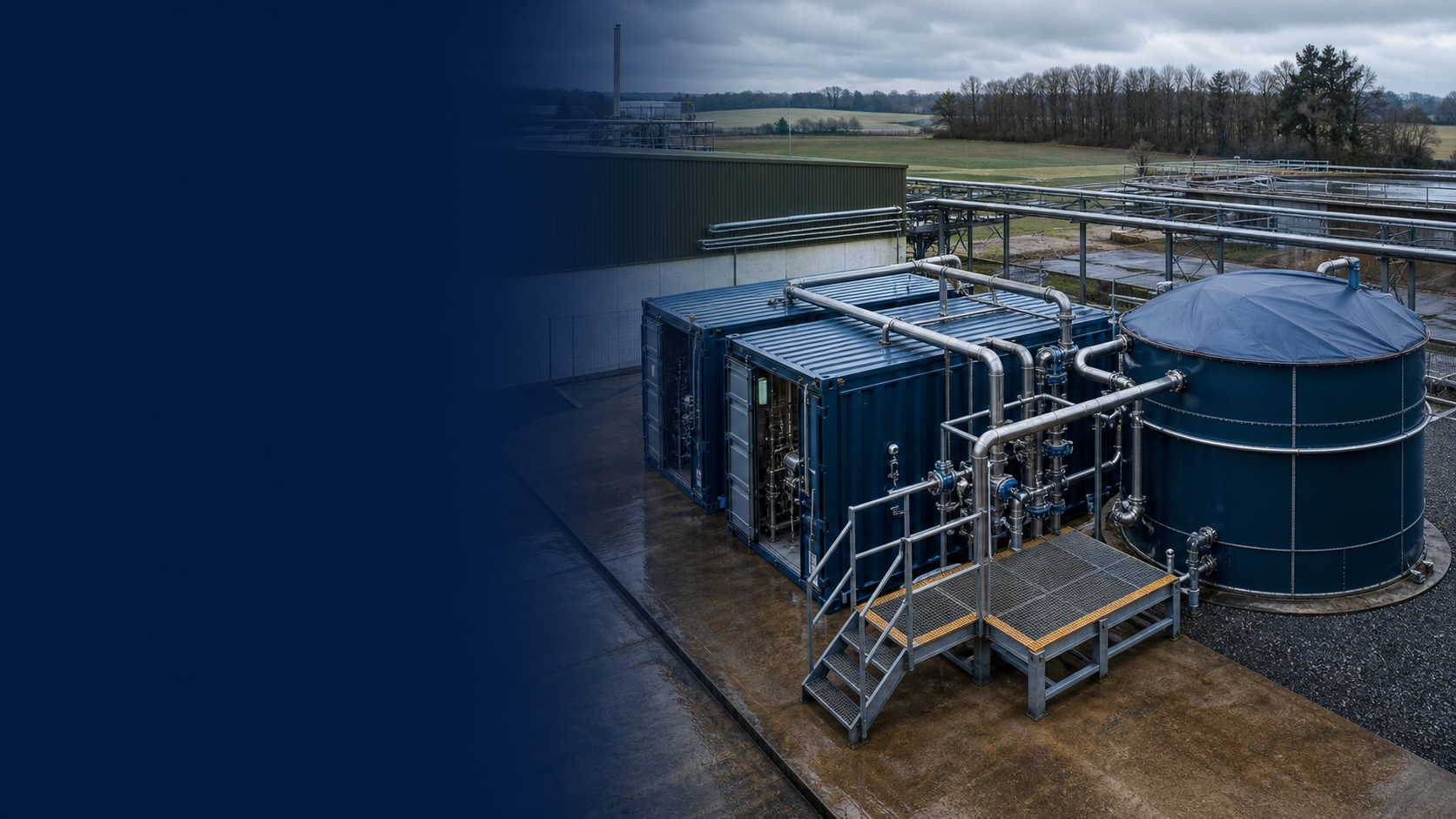 Modular water-treatment installation beside an industrial facility